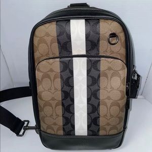 Coach over shoulder bag this bag is only worn once it’s like new